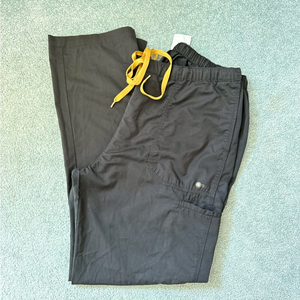 Women’s Carhartt Force Scrubs size Large, black.